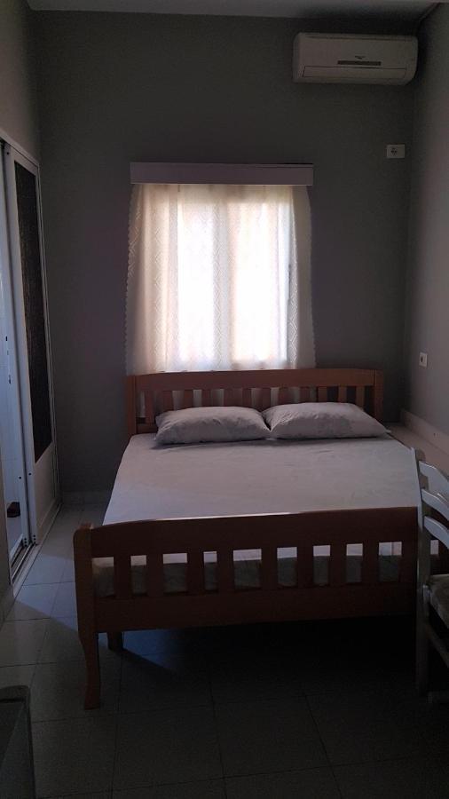Aralis Rooms Саранда Екстер'єр фото