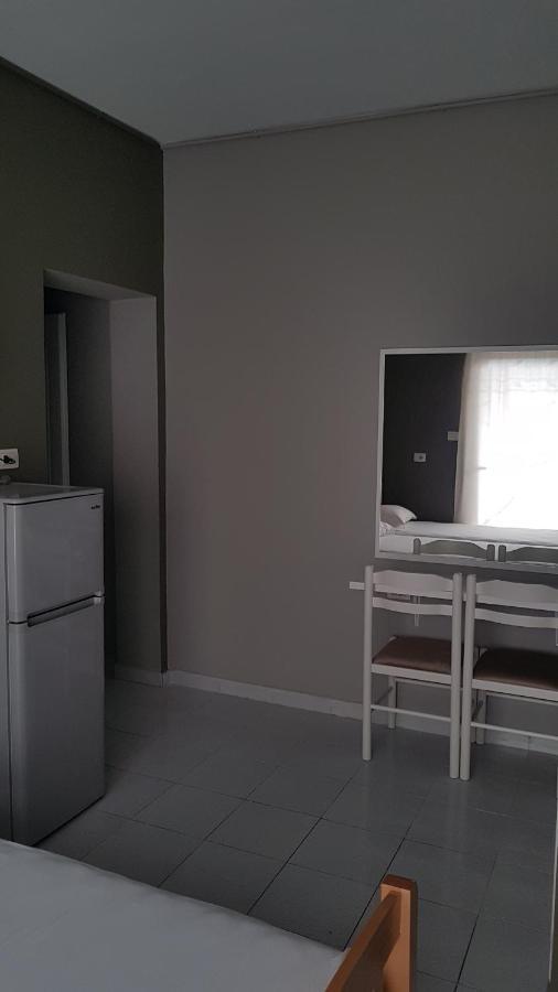 Aralis Rooms Саранда Екстер'єр фото