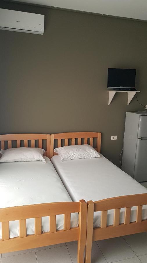 Aralis Rooms Саранда Екстер'єр фото
